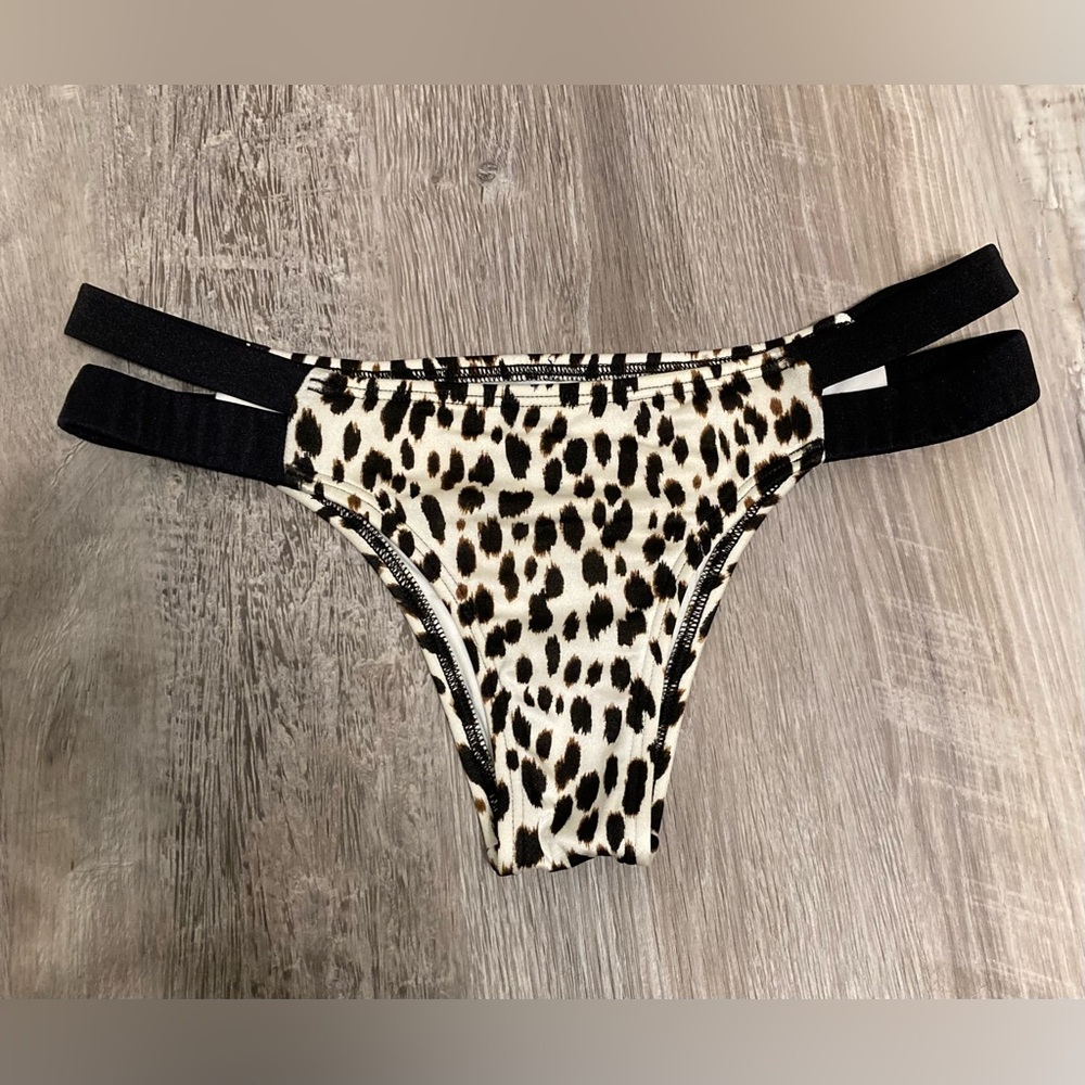 Victoria’s Secret Sexy Leopard Panty with Double Strap Sz S